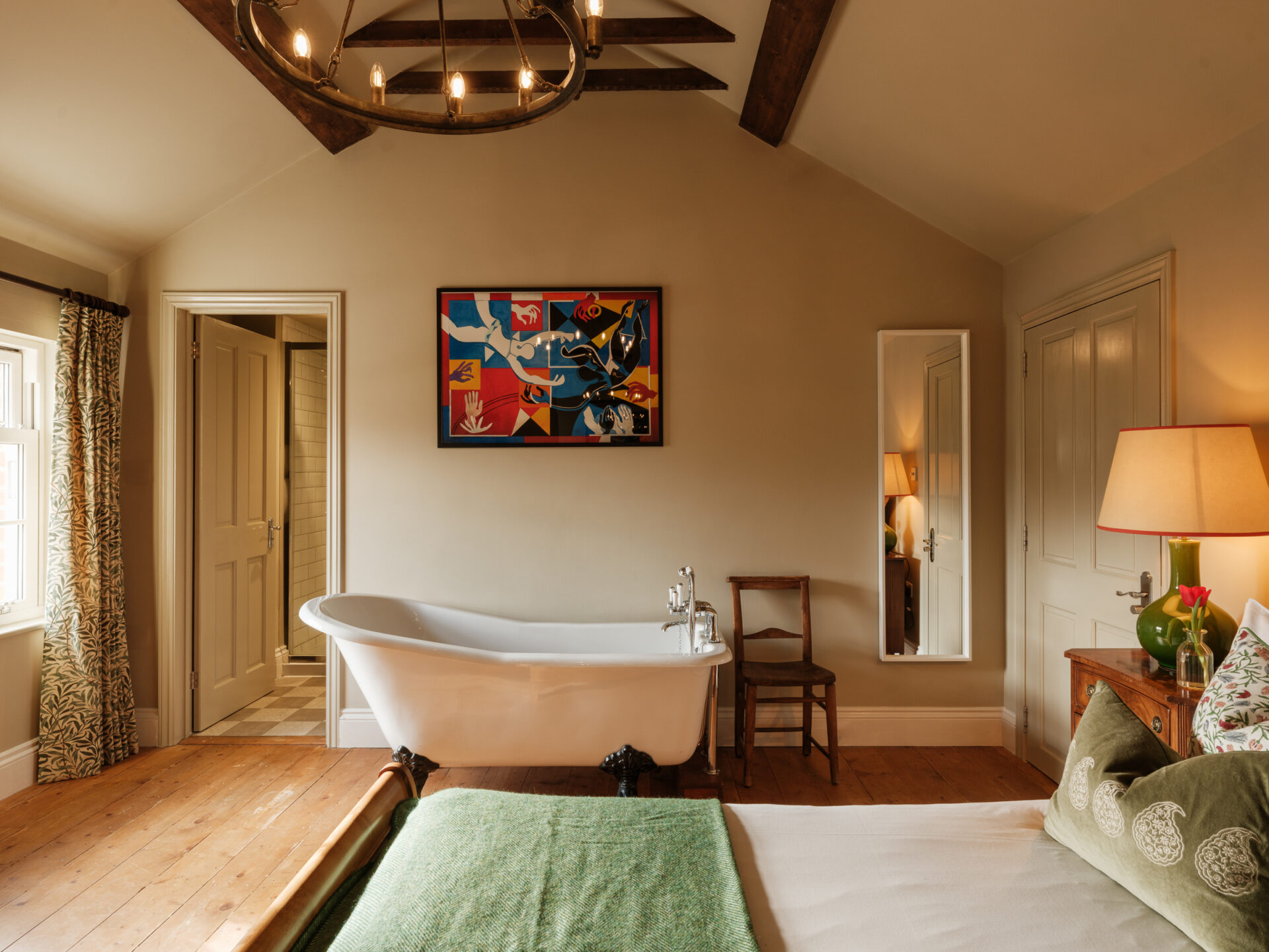 dog and gun bedroom accommodation near amesbury